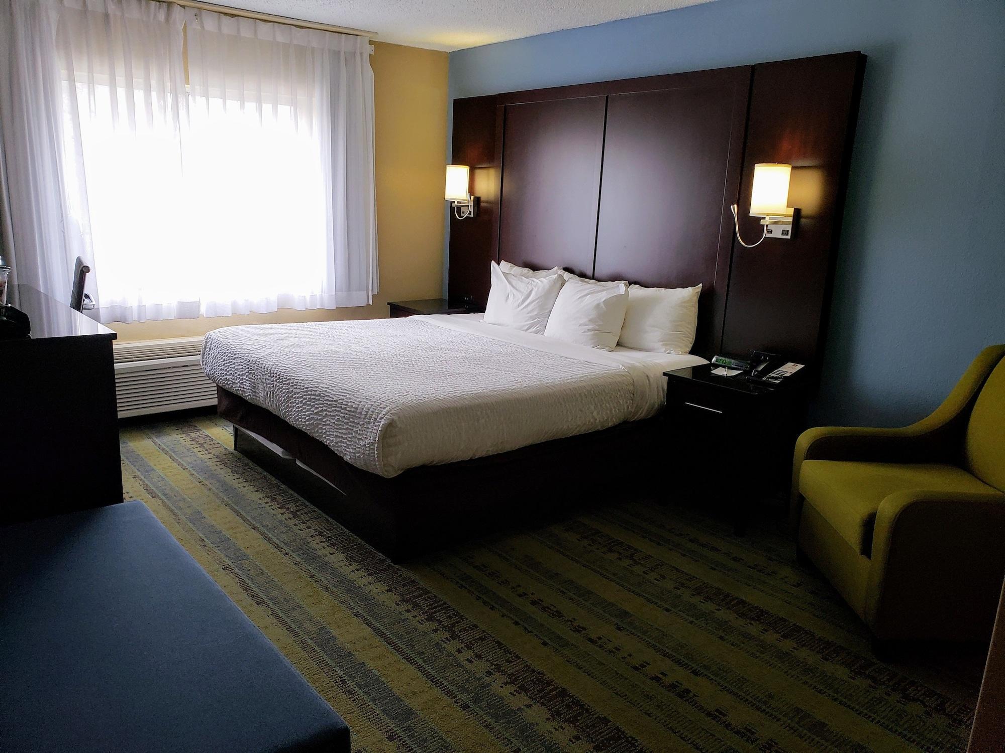 Clarion Hotel Conference Center - North Лексингтон Экстерьер фото