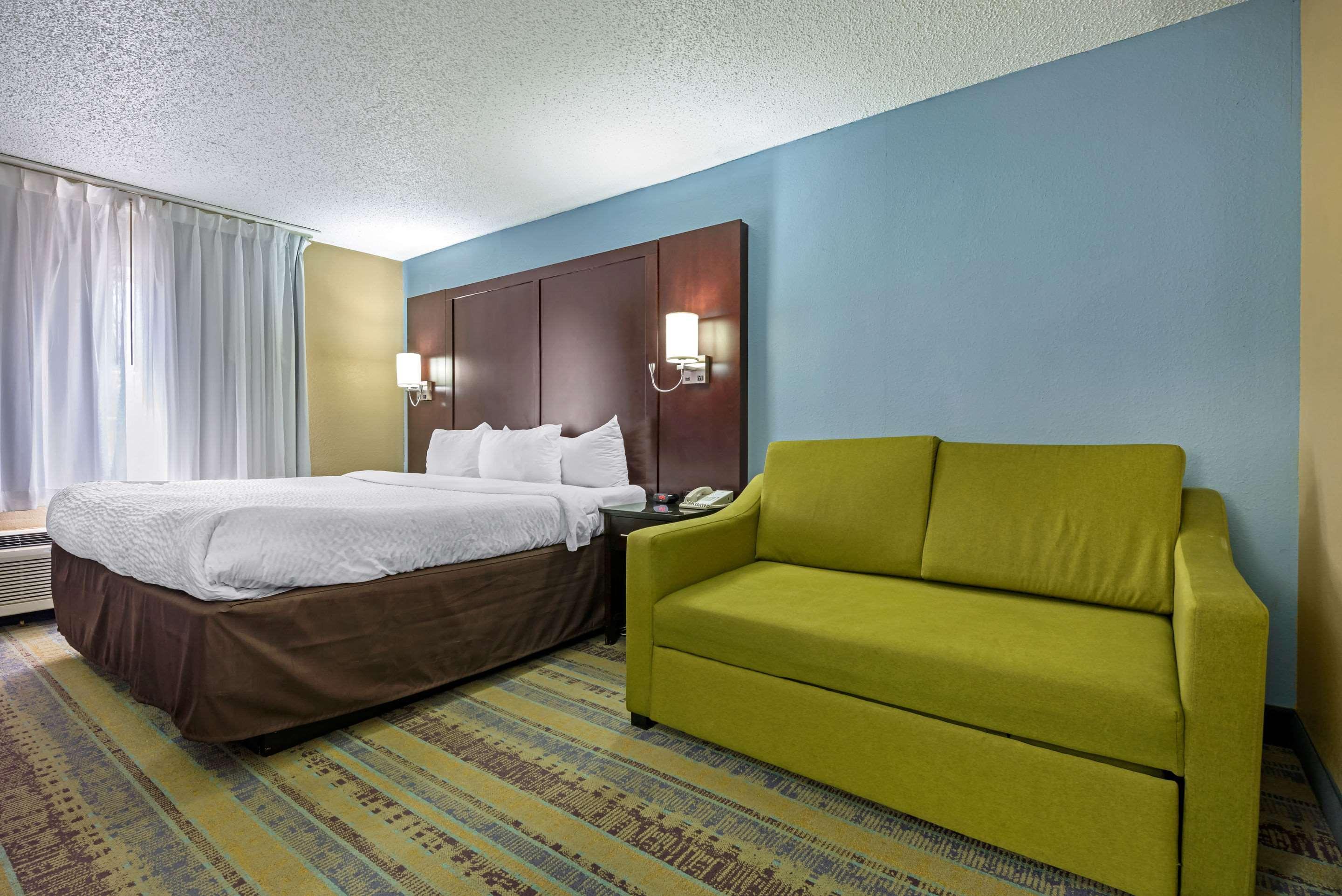 Clarion Hotel Conference Center - North Лексингтон Экстерьер фото