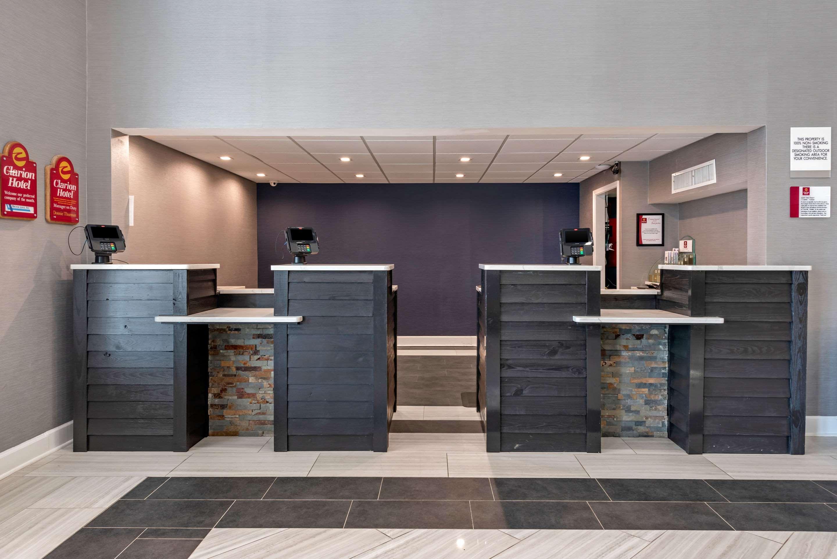 Clarion Hotel Conference Center - North Лексингтон Экстерьер фото