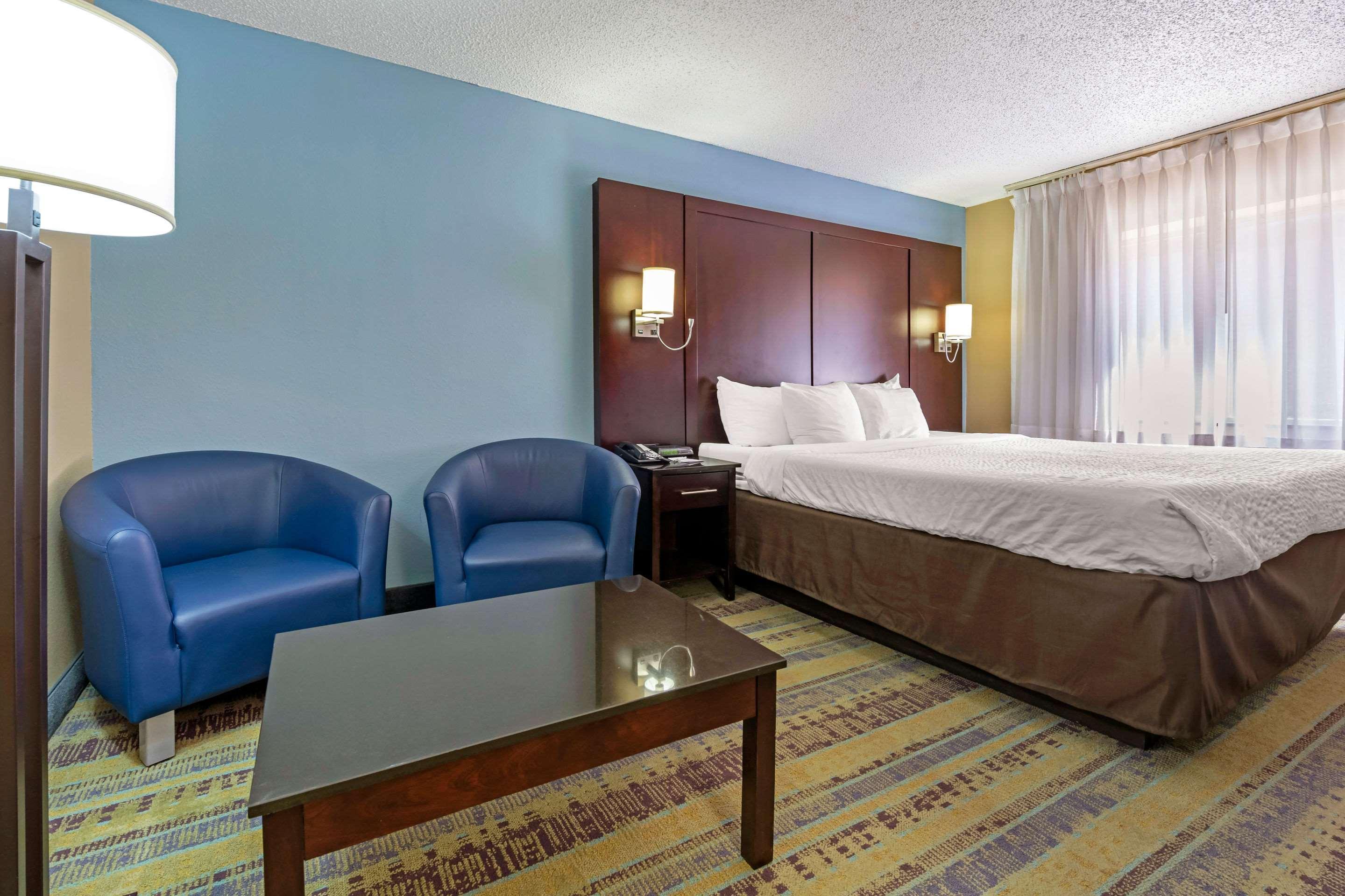 Clarion Hotel Conference Center - North Лексингтон Экстерьер фото